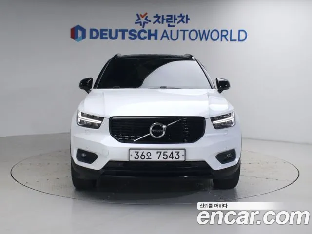 Volvo XC40 2018 thumb 4