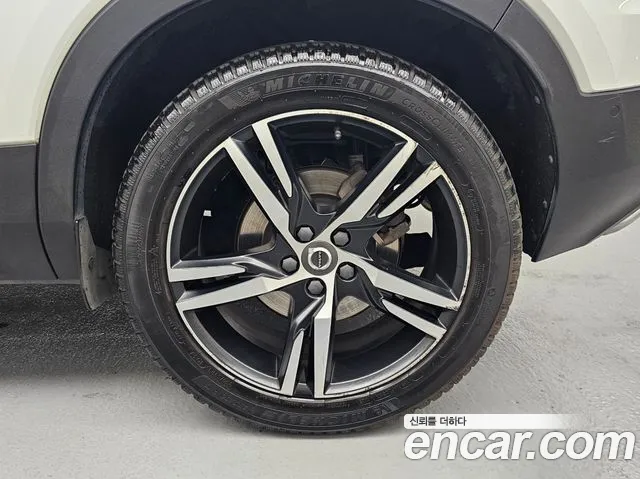 Volvo XC40 2018 thumb 6