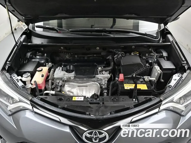 Toyota RAV4 2016 thumb 6