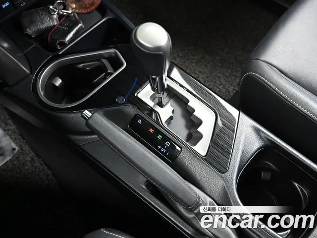 Toyota RAV4 2016 thumb 9