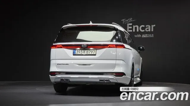 Kia Carnival 2021 thumb 3