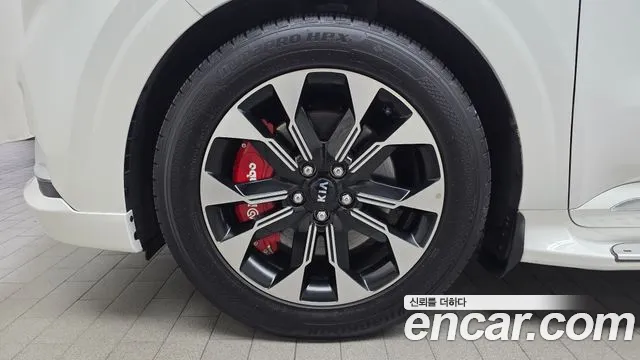 Kia Carnival 2021 thumb 4