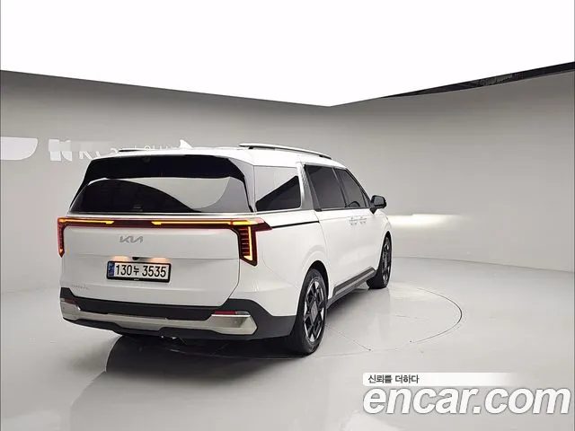 Kia Carnival 2024 thumb 4