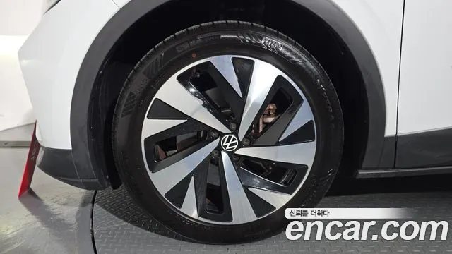 Volkswagen ID.4 2023 thumb 4