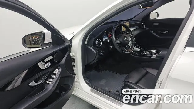 Mercedes-Benz C-Класс 2017 thumb 10