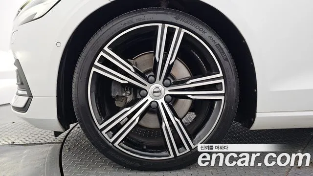 Volvo S60 2020 thumb 5