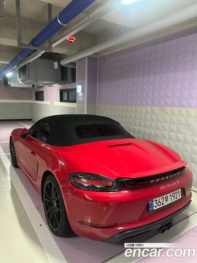 Porsche Cayman 2017 thumb 3