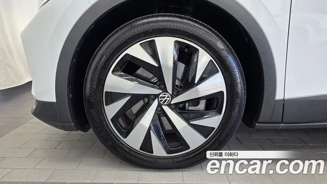 Volkswagen ID.4 2023 thumb 5