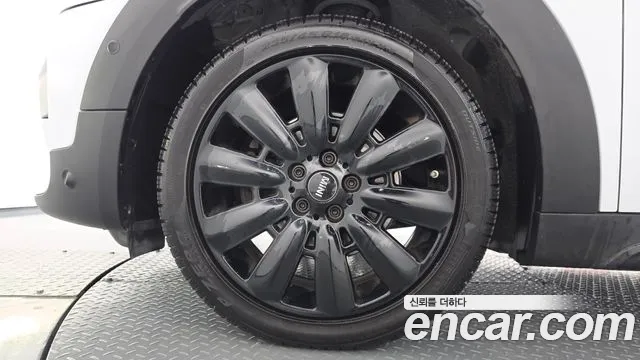 MINI Countryman 2019 thumb 5