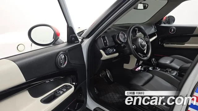 MINI Countryman 2019 thumb 10