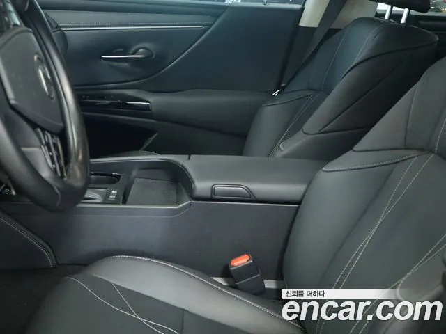 Lexus ES 2025 thumb 10