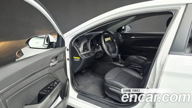 Hyundai Avante 2017 thumb 10