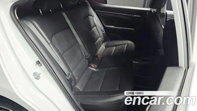 Hyundai Avante 2017 thumb 11