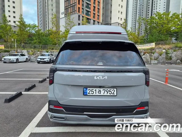 Kia Carnival 2024 thumb 4