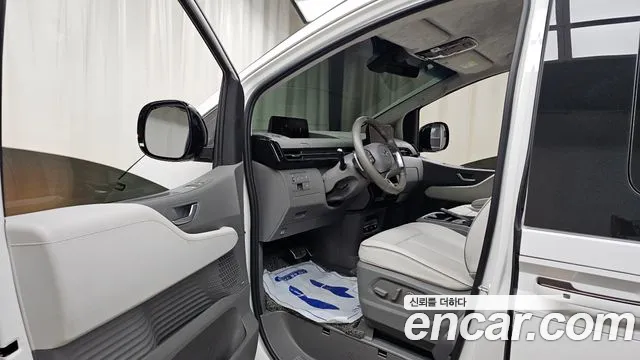 Hyundai Staria 2022 thumb 9