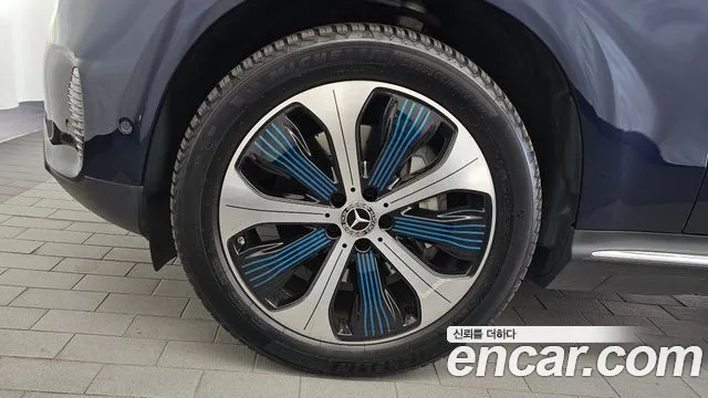 Mercedes-Benz EQC 2020 thumb 5