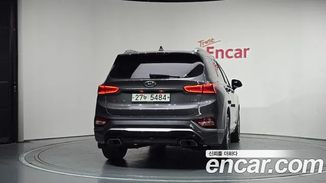 Hyundai Santa Fe 2018 thumb 4