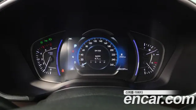 Hyundai Santa Fe 2018 thumb 8