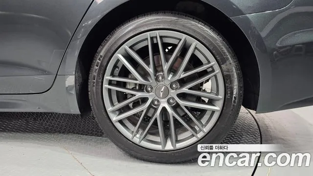 Genesis G70 2018 thumb 5