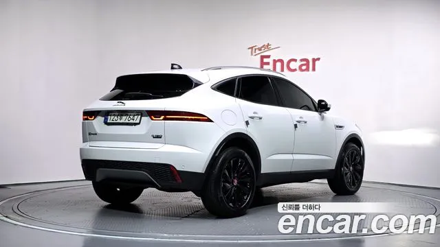 Jaguar E-Pace 2020 thumb 2