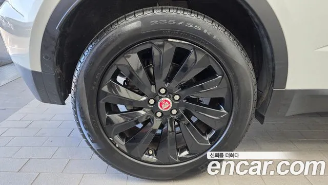 Jaguar E-Pace 2020 thumb 5