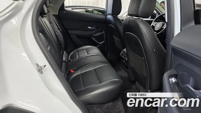 Jaguar E-Pace 2020 thumb 11