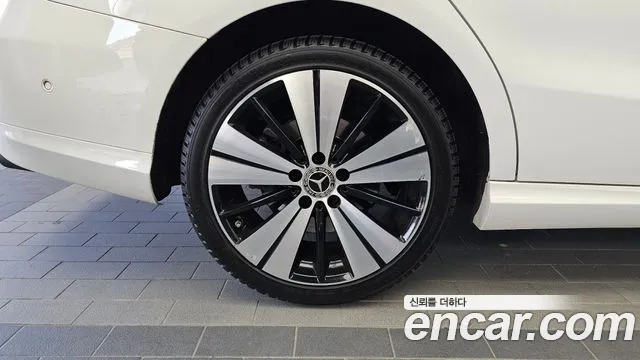 Mercedes-Benz CLA 2018 thumb 5