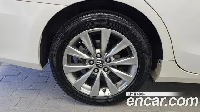 Toyota Camry 2016 thumb 4