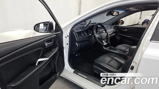 Toyota Camry 2016 thumb 9