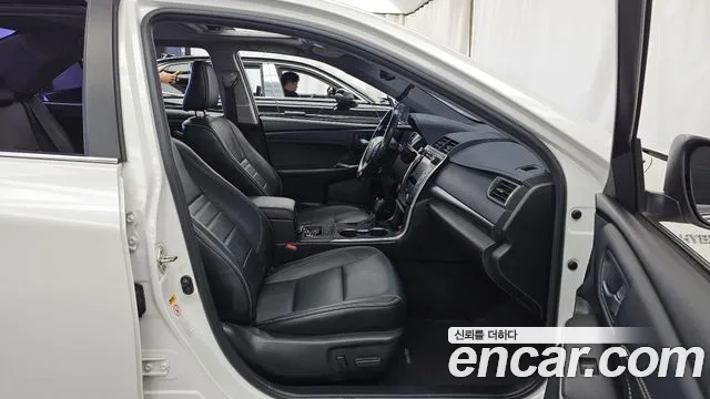 Toyota Camry 2016 thumb 10