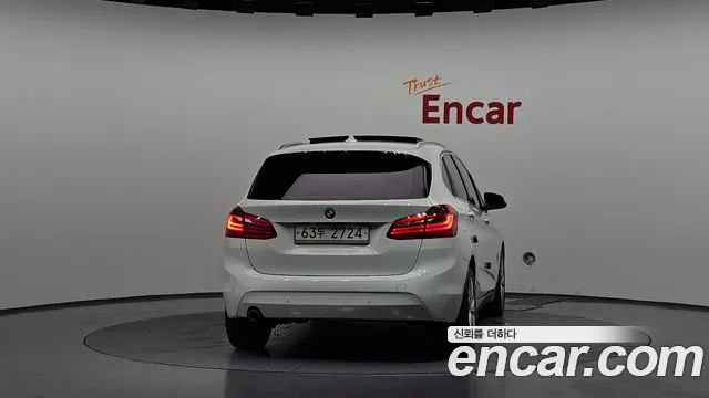 BMW 2-Series 2017 thumb 4