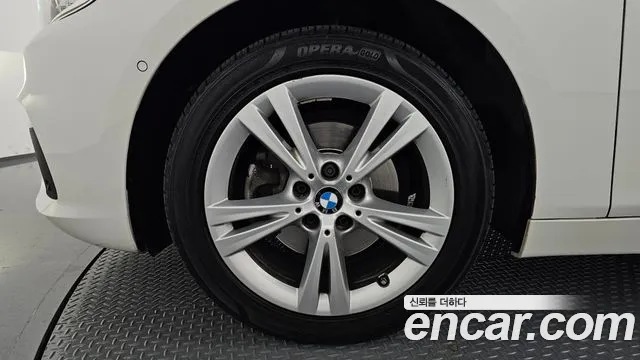 BMW 2-Series 2017 thumb 5