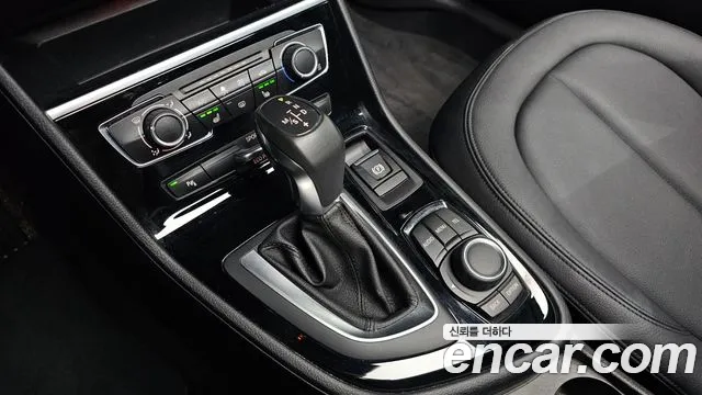 BMW 2-Series 2017 thumb 9