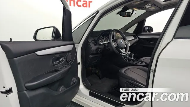 BMW 2-Series 2017 thumb 10