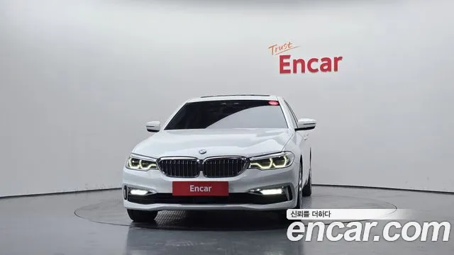 BMW 5-Series 2018 thumb 3