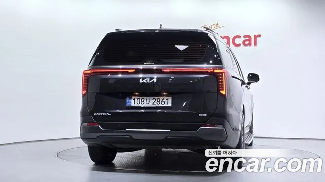 Kia Carnival 2024 thumb 4