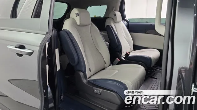 Kia Carnival 2024 thumb 11