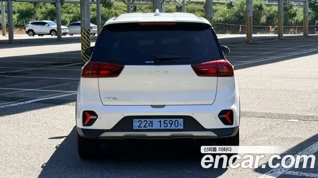 Kia Niro 2023 thumb 4