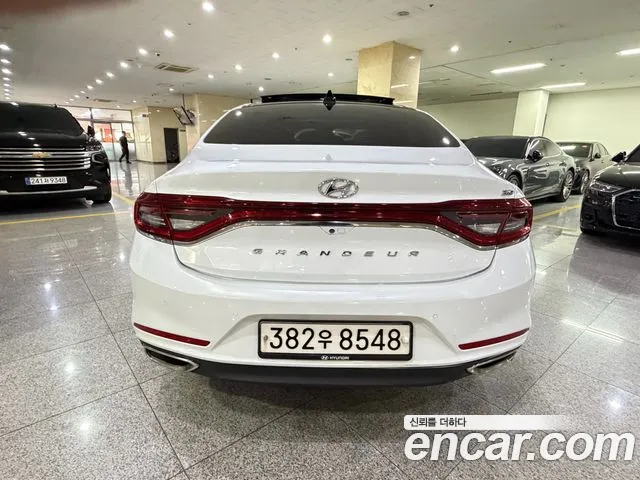 Hyundai Grandeur 2017 thumb 4