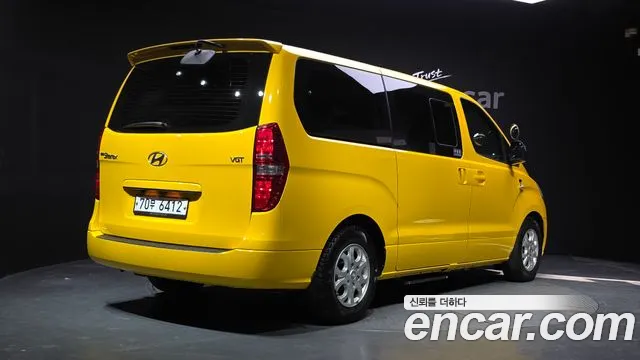 Hyundai Starex 2015 thumb 2
