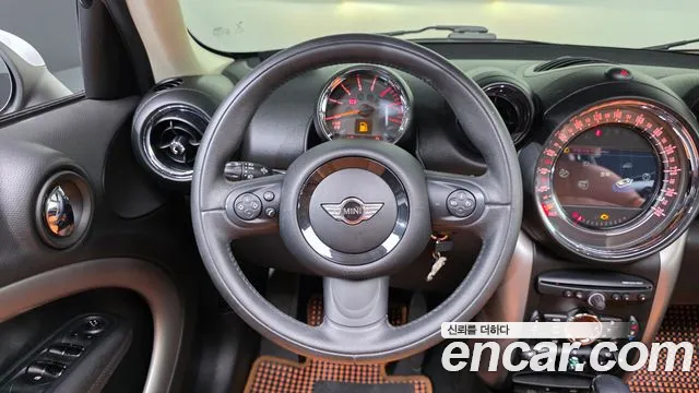 MINI Countryman 2014 thumb 12