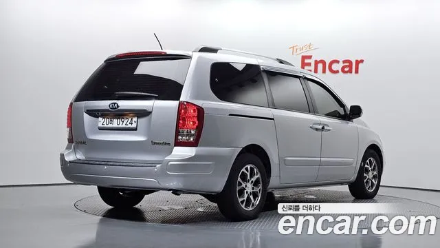 Kia Carnival 2013 thumb 2