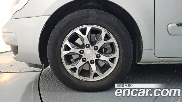 Kia Carnival 2013 thumb 5