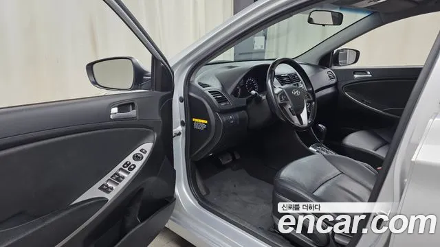 Hyundai Accent 2014 thumb 9