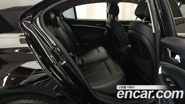 Genesis G70 2022 thumb 12