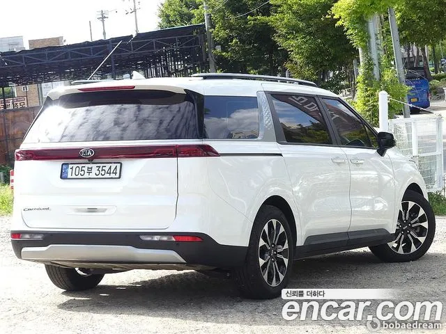 Kia Carnival 2021 thumb 2