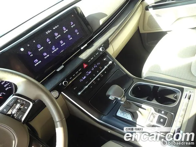 Kia Carnival 2021 thumb 6