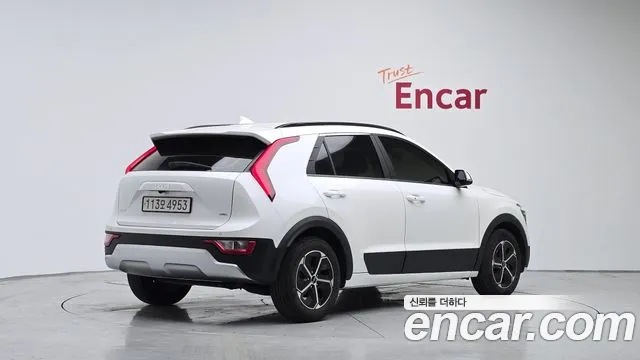 Kia Niro 2024 thumb 2