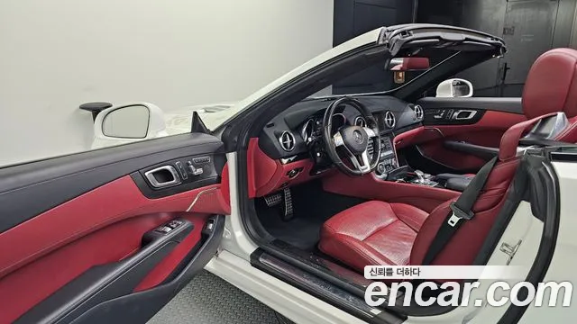 Mercedes-Benz SL-Класс 2015 thumb 10
