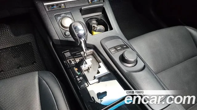 Lexus ES 2014 thumb 8